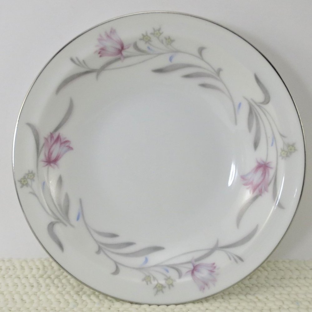 Set of 6 Meito Merino Fruit Dessert Bowls Nappies Porcelain China White Pink